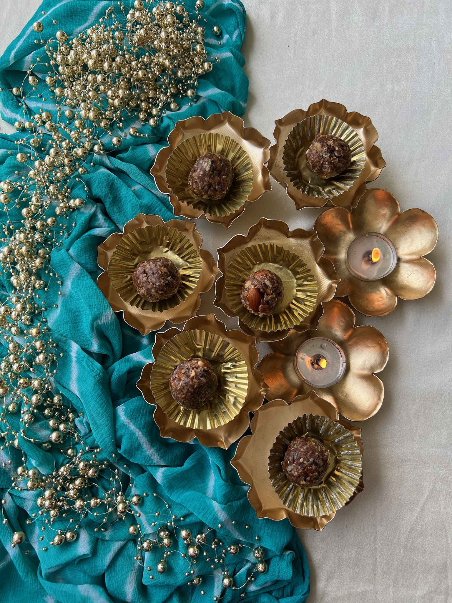 Fruit & nut energy bites