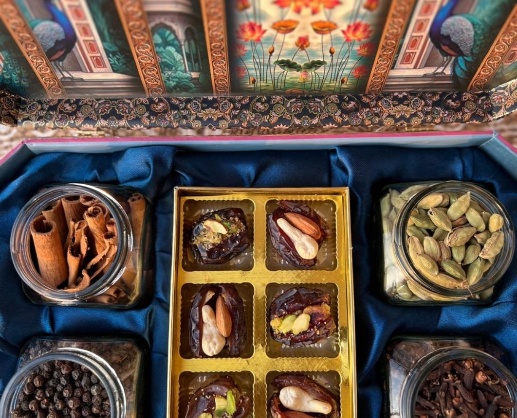 Dark Blue Box — Spice Box